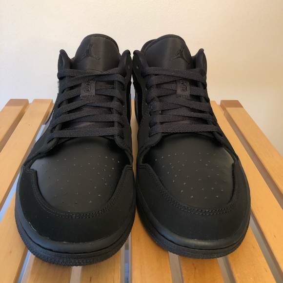 Air Jordan 1 Retro Low Triple Black 553558-025 NEW - Picture 4 of 8
